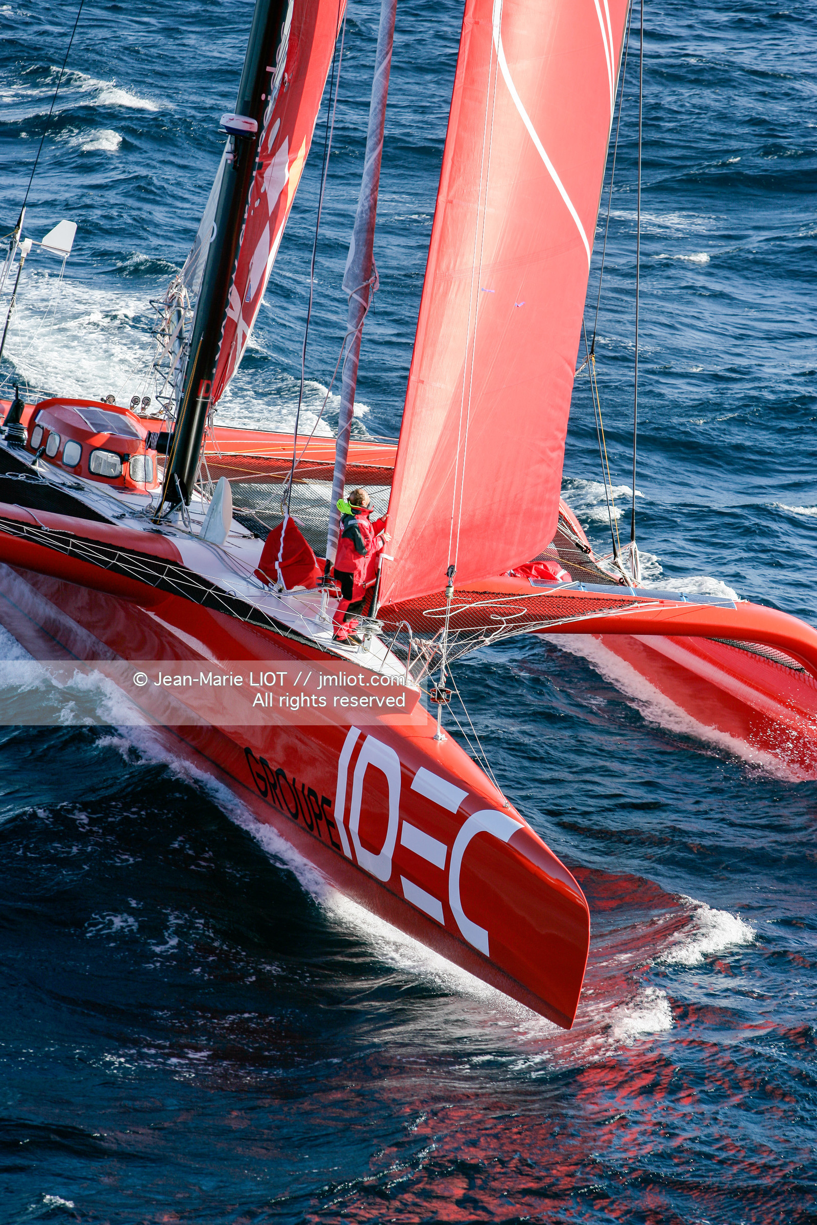 FRANCIS JOYON A L'ENTRAINEMENT SUR IDEC