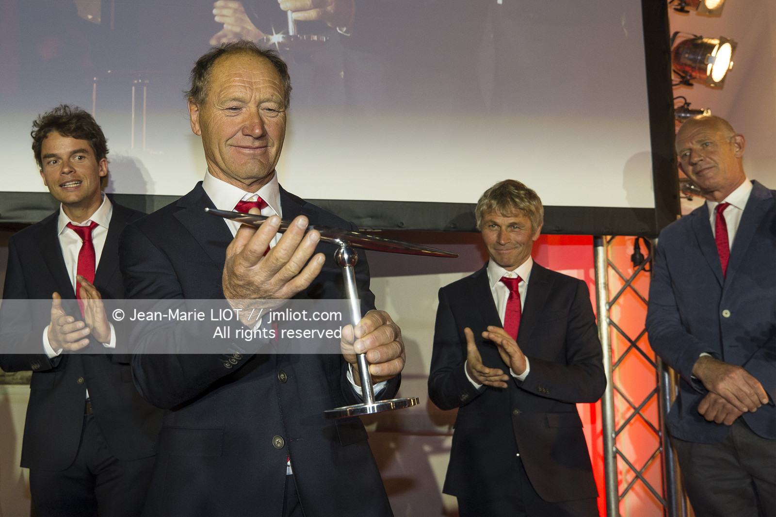 TROPHEE JULES VERNE - IDEC SPORT - REMISE DFU TROPHEE