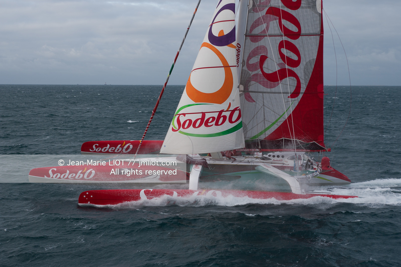 MAXI TRIMARAN SODEBO - THOMAS COVILLE - RECORD TOUR DU MONDE EN SOLITAIRE - 2008..
