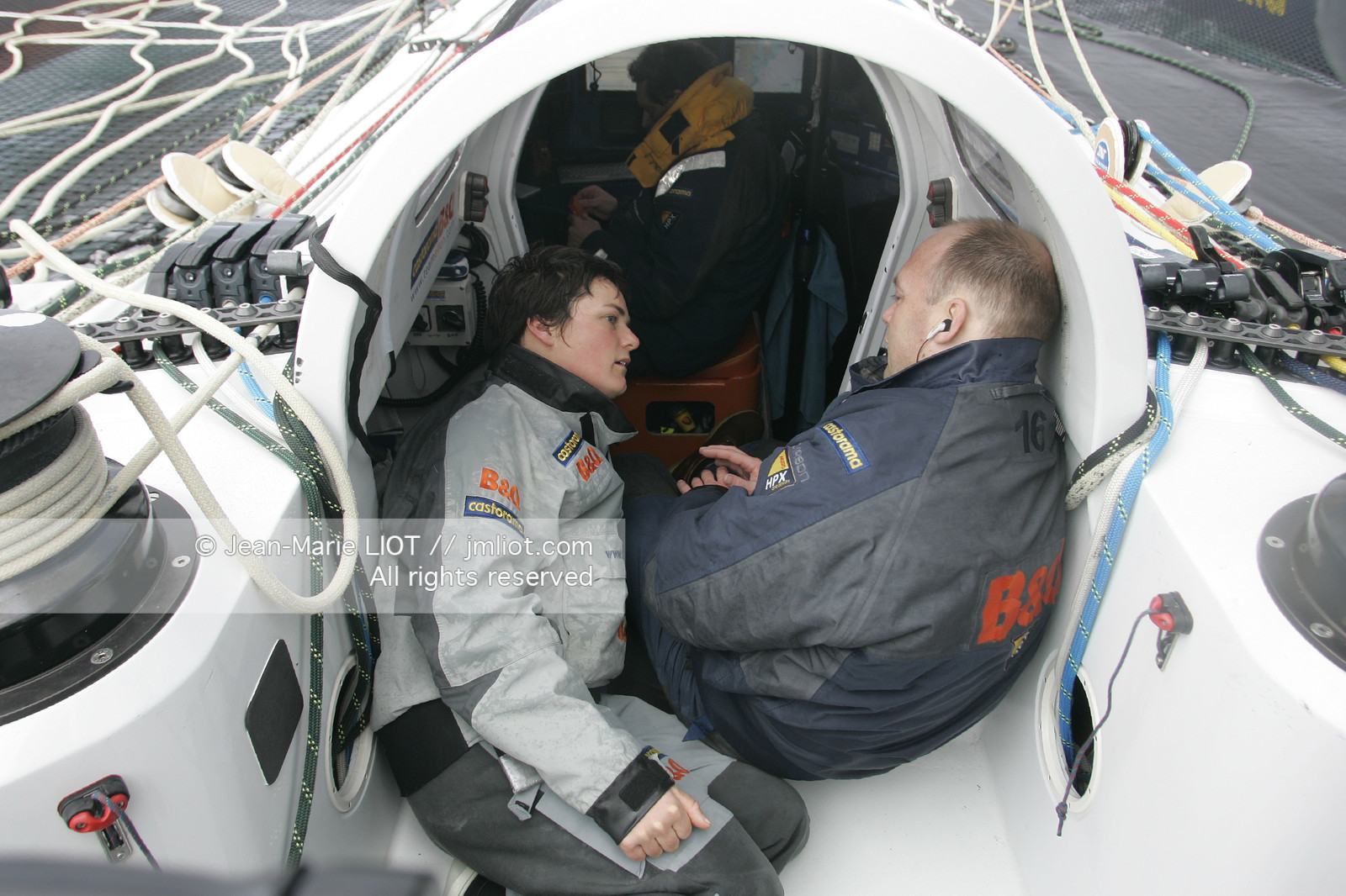 .   .Start Ellen MacArthur onboard maxi-trimaran B&Q Castorama, trying to beat Solo Handed Round the World record, in Falmouth (GB), on november 27, 2004, photo : Jean-Marie LIOT - www.jmliot.com
