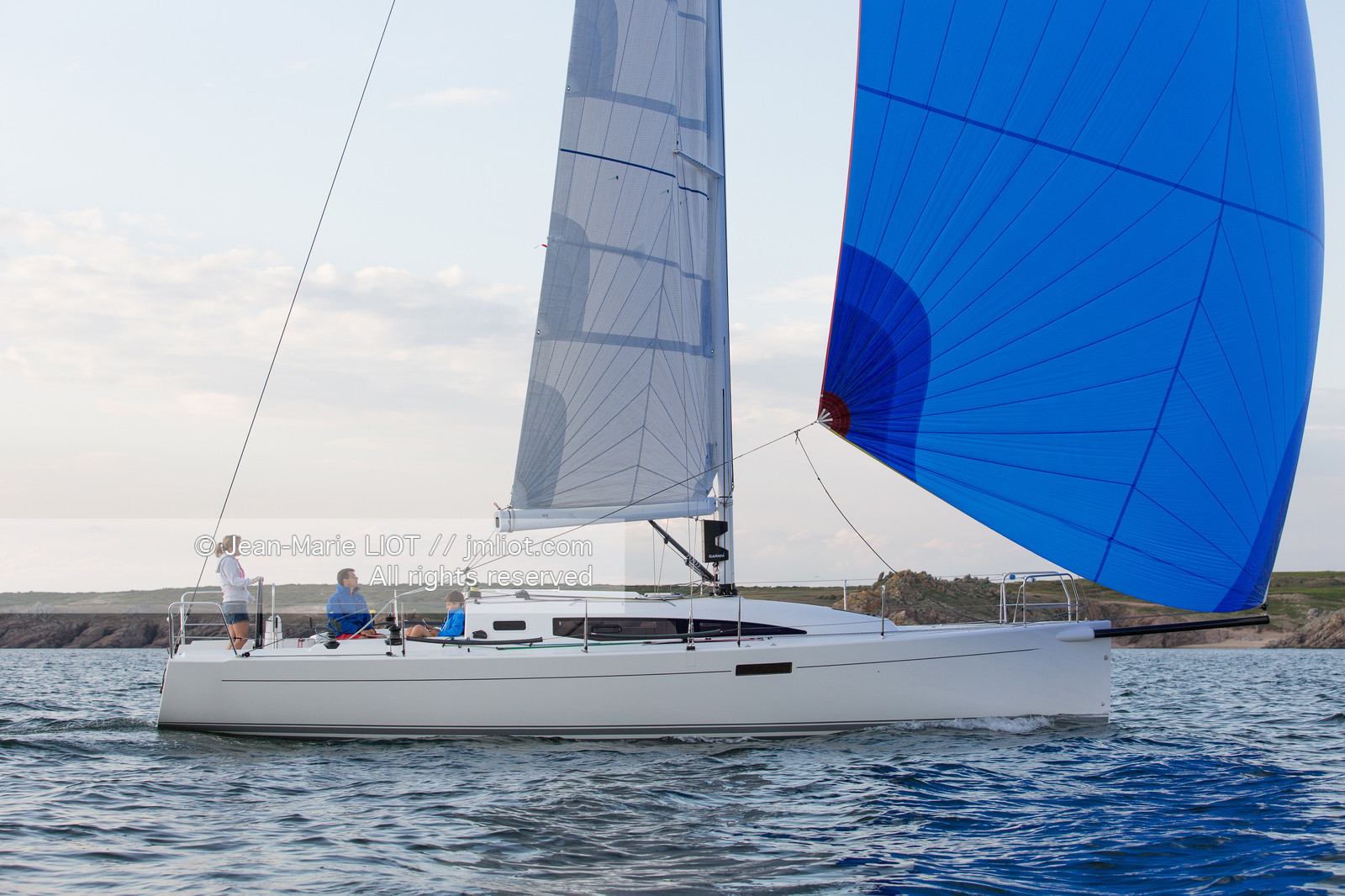 J COMPOSITES 2016 - J112E