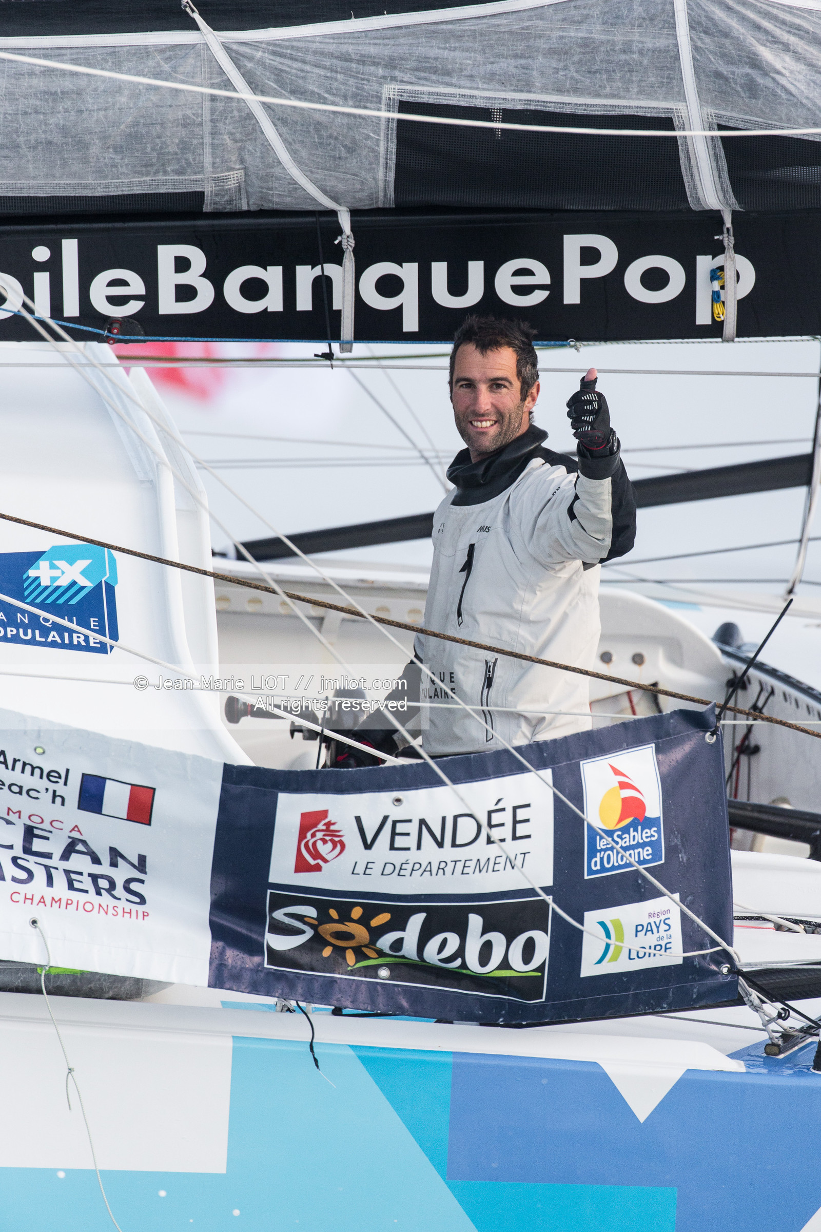 Les Sables d'Olonne, le 19 janvier 2017 arrivée d'Armel Le Cléac'h (FR) skipper de l'imoca Banque Populaire arrive 1er du Vendee globe 2016-2017. Photo © Jean-Marie Liot   DPPI