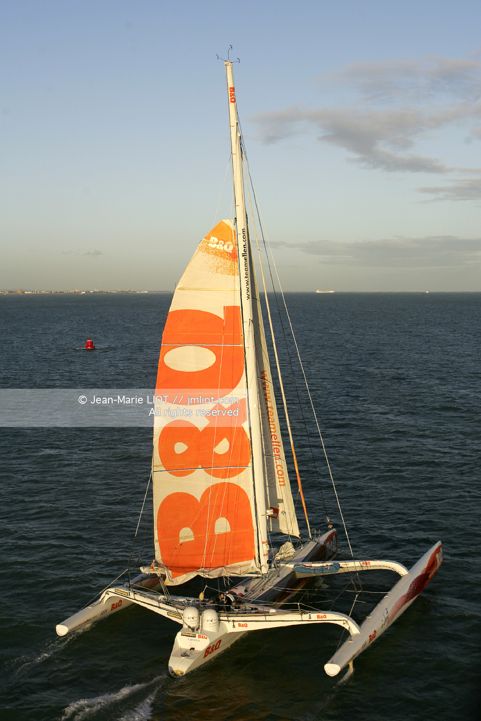 ELLEN MACARTHUR - MAXI TRIMARAN