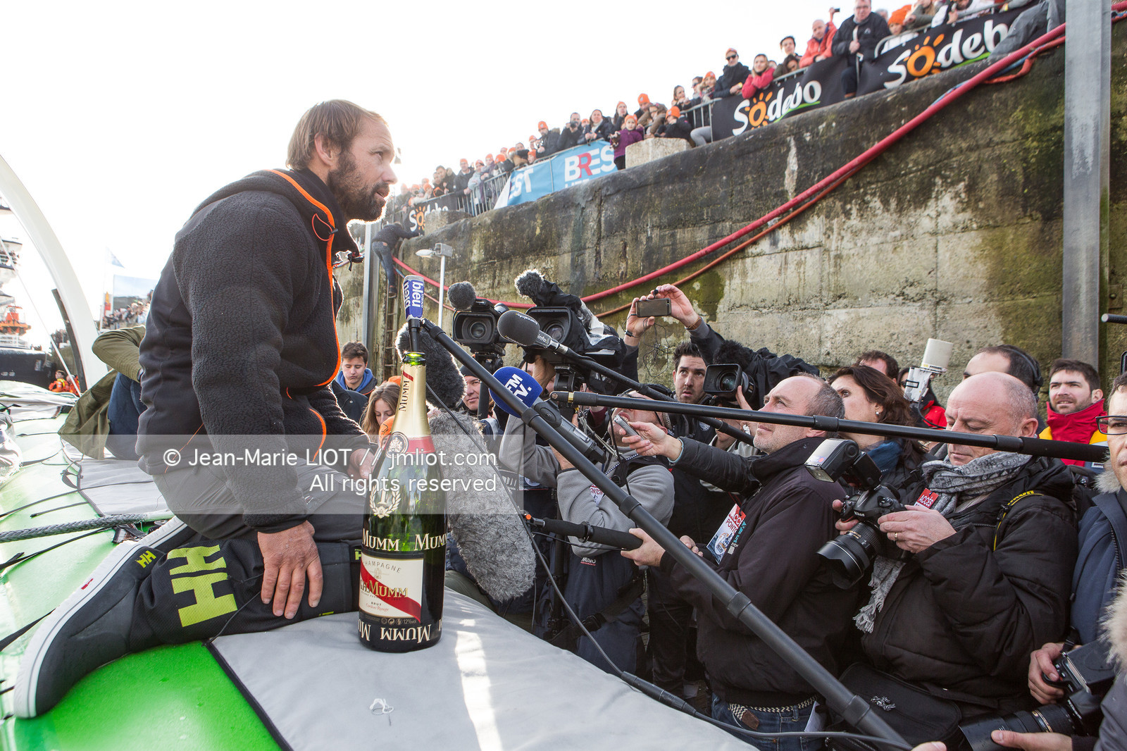 THOMAS COVILLE - RECORD AUTOUR DU MONDE EN MULTICOQUE EN SOLITAIRE 2016