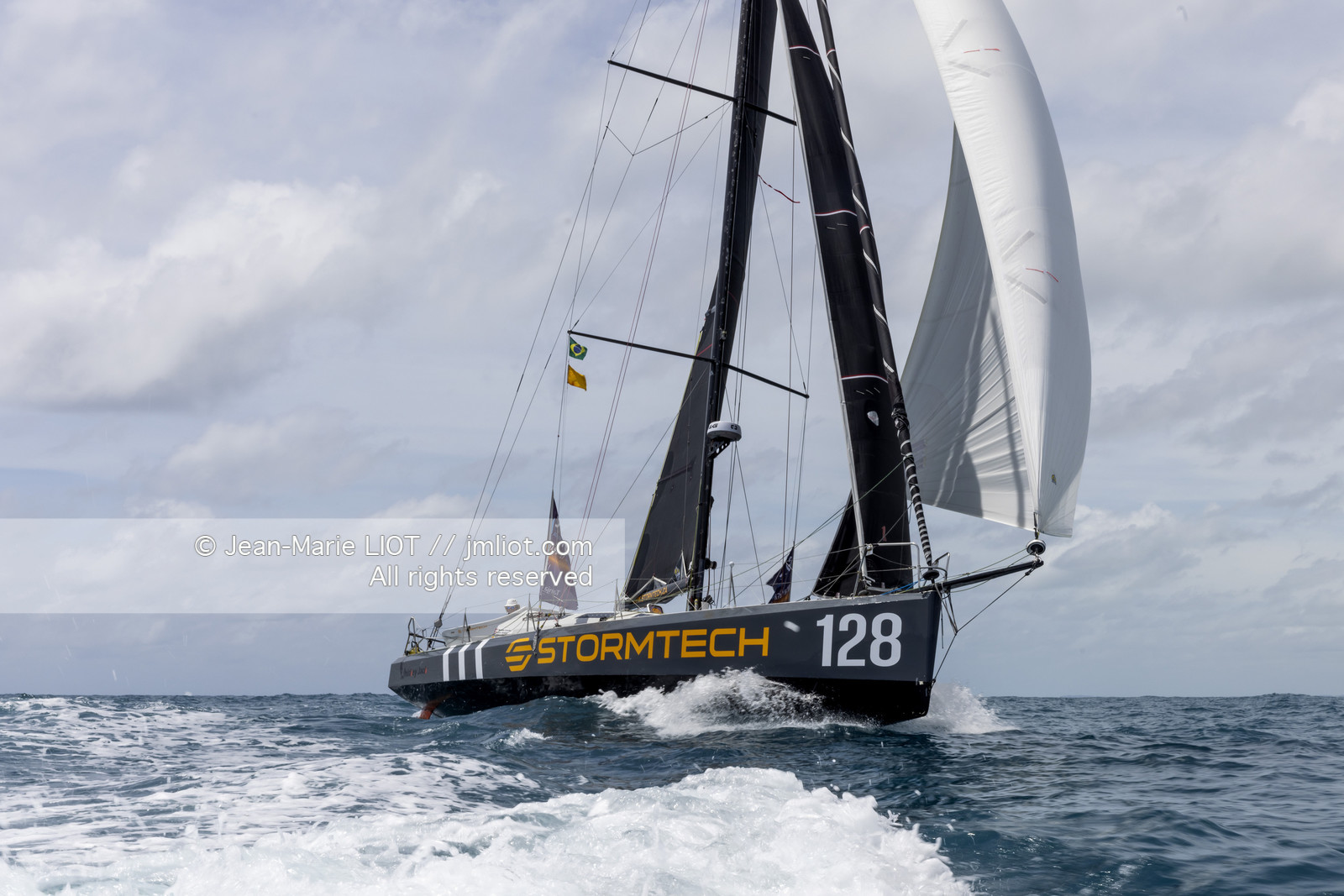 GLOBE40 - ARRIVEE WISKEY JACK