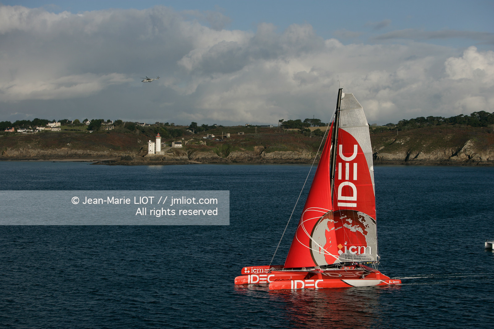 SAILING IDEC & FRANCIS JOYON