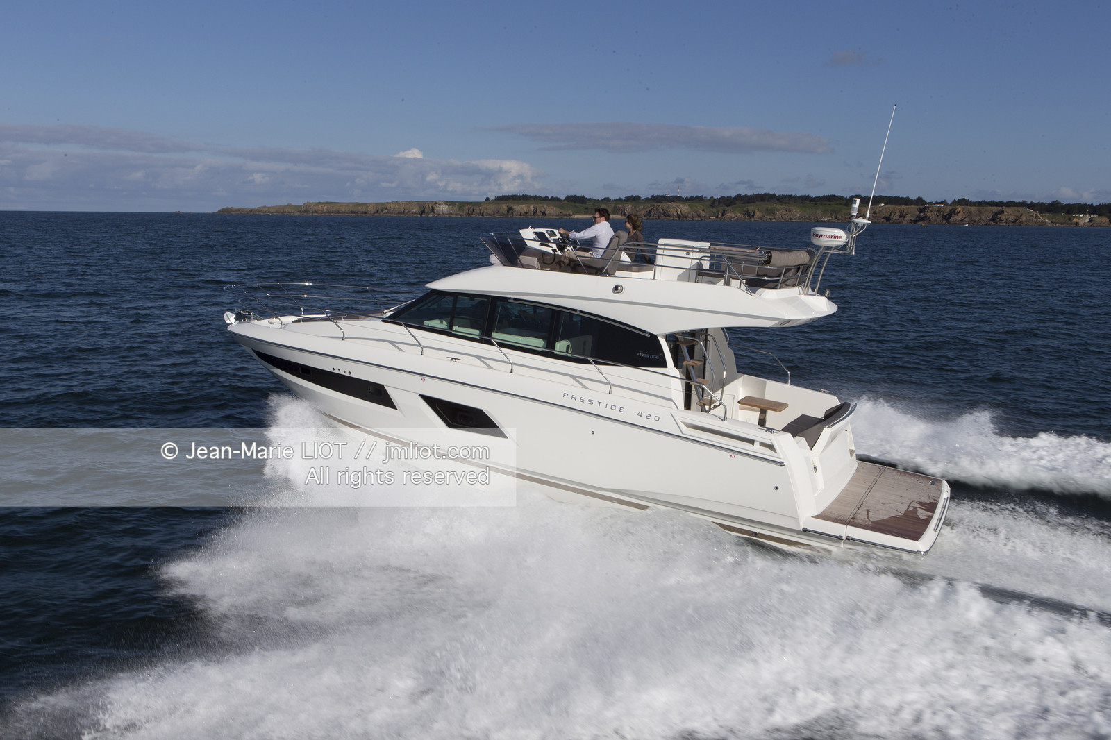 PRESTIGE 420 - PRESTIGE YACHTS