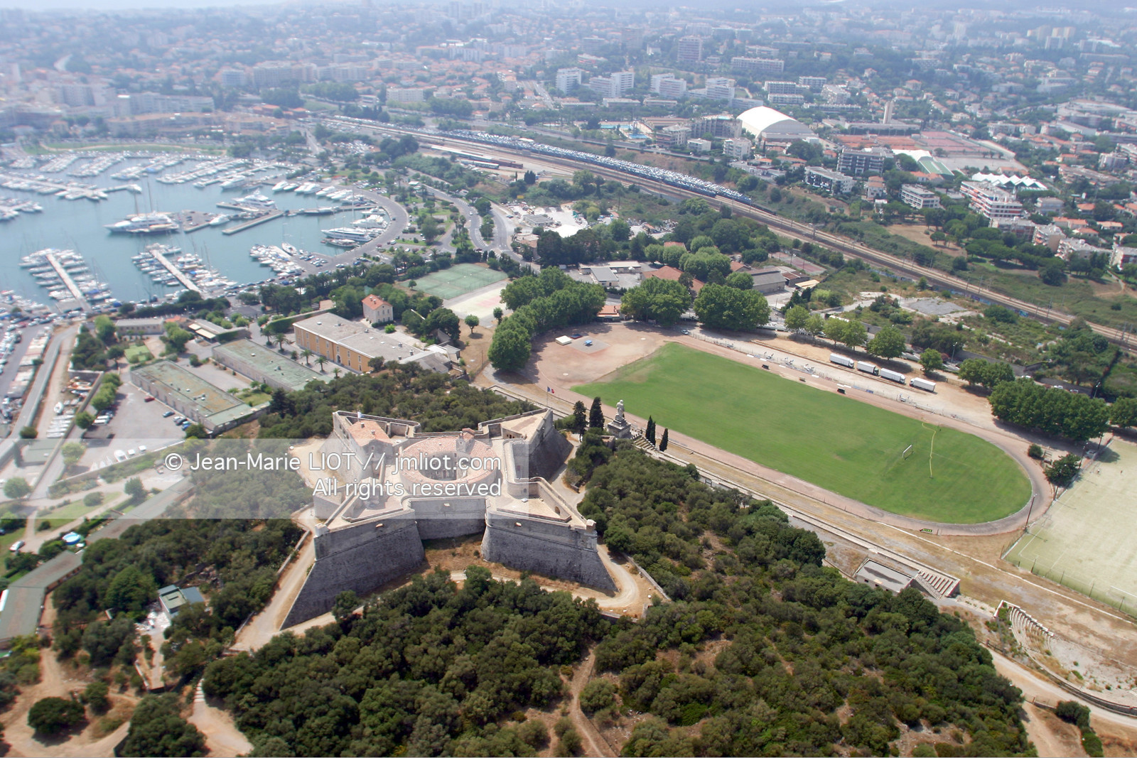 MANDELIEU.PHOTO © JEAN-MARIE LIOT