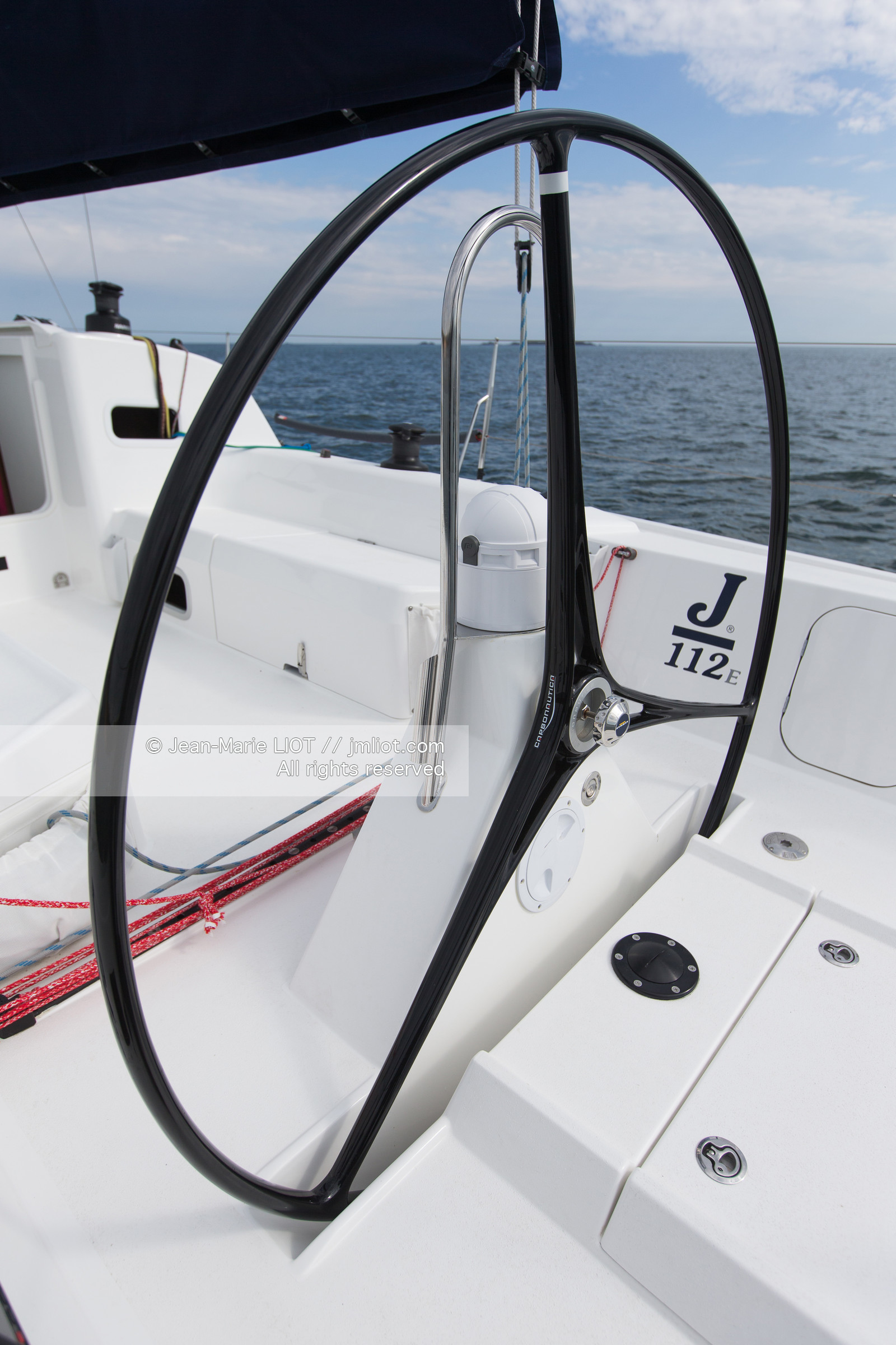 J COMPOSITES 2016 - J112E