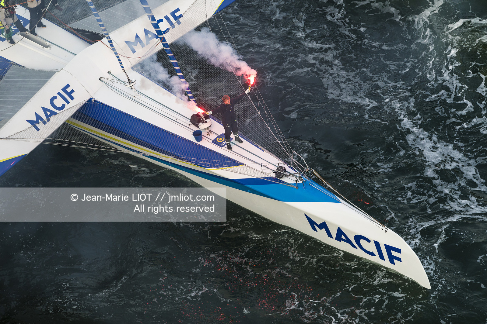 TRIMARAN MACIF - FRANCOIS GABART - RECORD DU TOUR DU MONDE EN SOLITAIRE SANS ESCALE