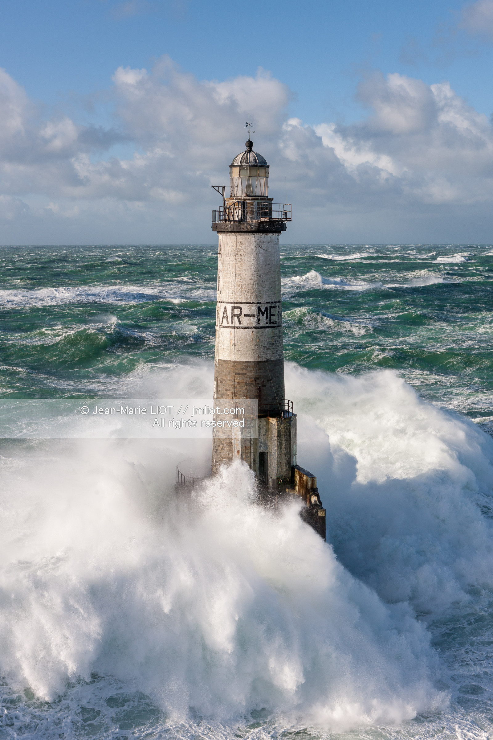 PHARES DANS LA TEMPËTE.