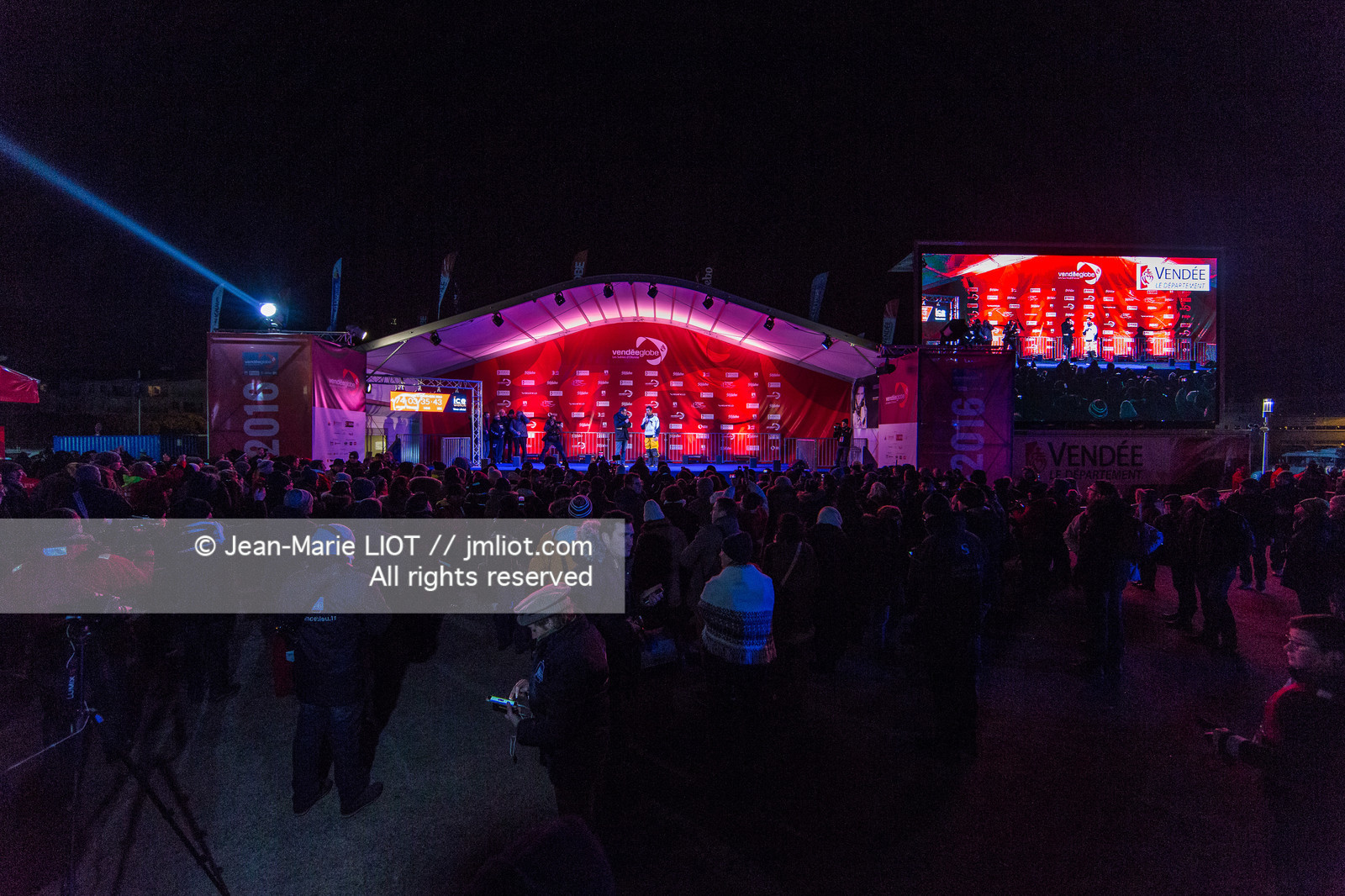 Les Sables d'Olonne, le 19 janvier 2017 arrivée d'Armel Le Cléac'h (FR) skipper de l'imoca Banque Populaire arrive 1er du Vendee globe 2016-2017. Photo © Jean-Marie Liot   DPPI