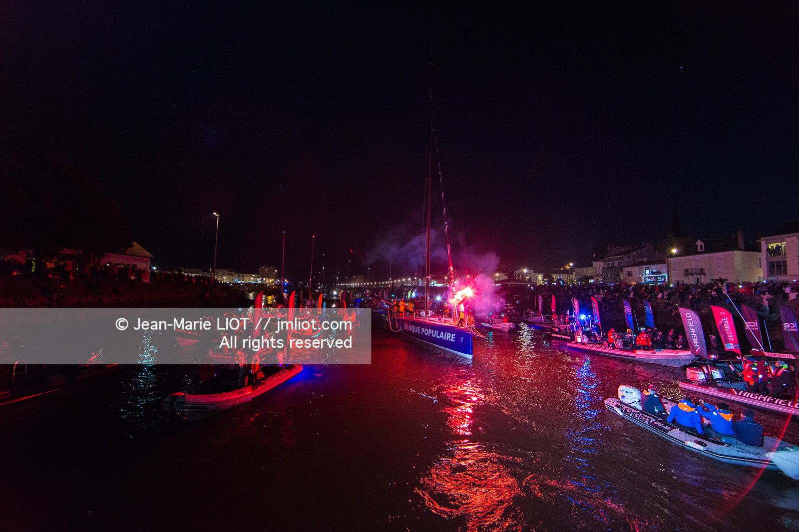 Les Sables d'Olonne, le 19 janvier 2017 arrivée d'Armel Le Cléac'h (FR) skipper de l'imoca Banque Populaire arrive 1er du Vendee globe 2016-2017. Photo © Jean-Marie Liot   DPPI