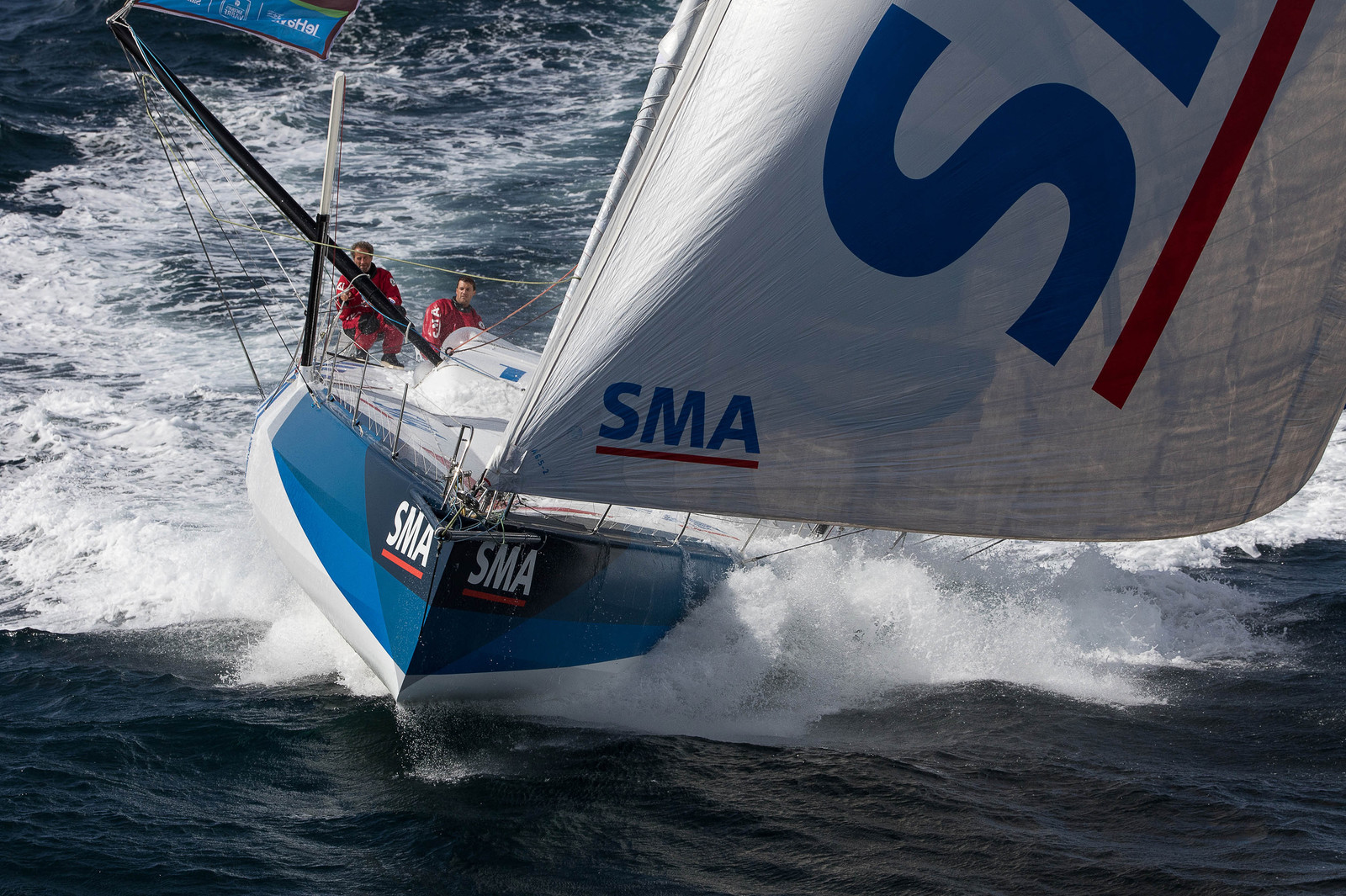 Paul Meilhat et Michel Desjoyeaux à l'entrainement sur IMOCA SMA avant le départ de la Transat Jacques vabre 2015 au départ du Havre et à destination de Itajaï au Brésil..Groix, 16 09 2015, Photo © Jean-Marie LIOT   DPPI.