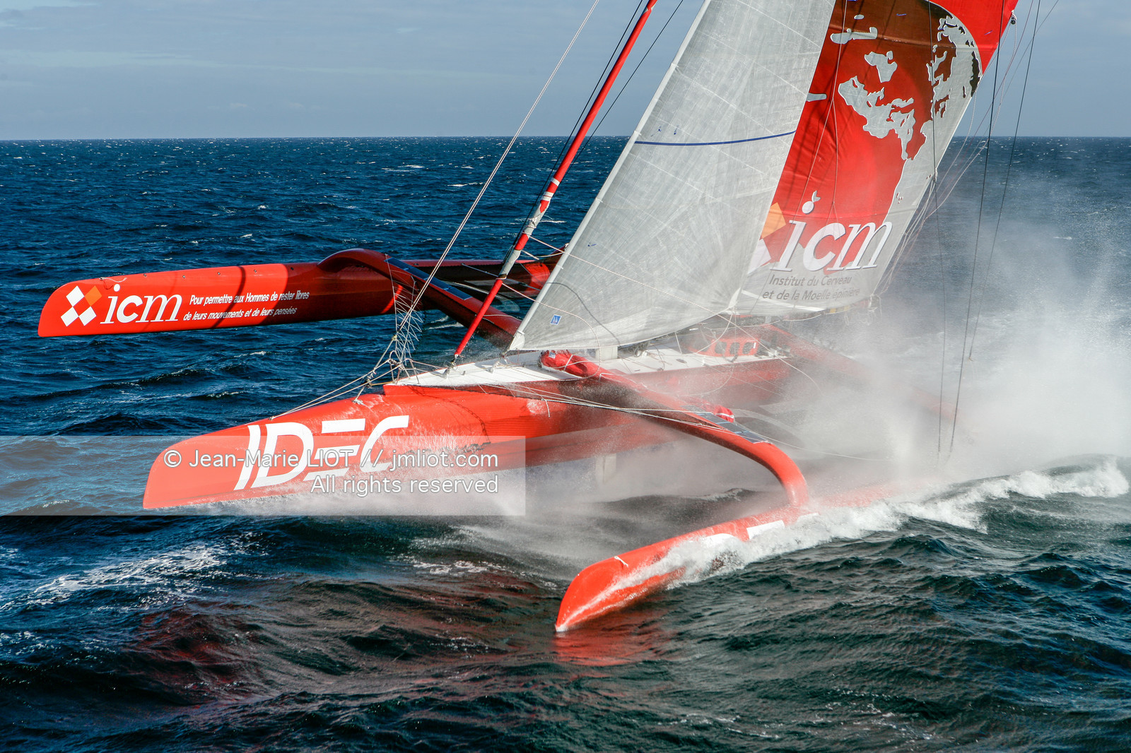 FRANCIS JOYON A L'ENTRAINEMENT SUR IDEC