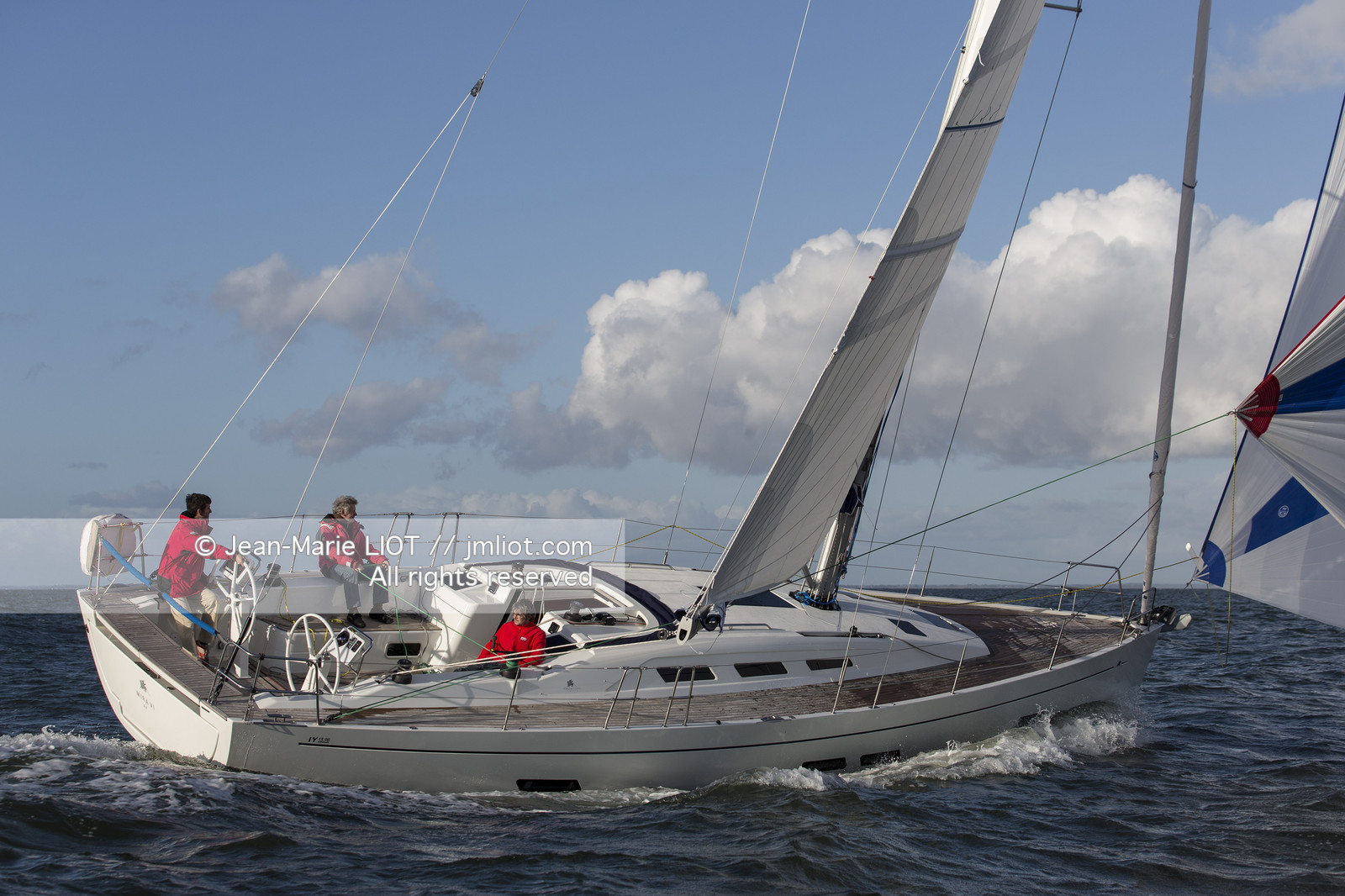 VOILE MAGAZINE - 100 MILLES A BORD