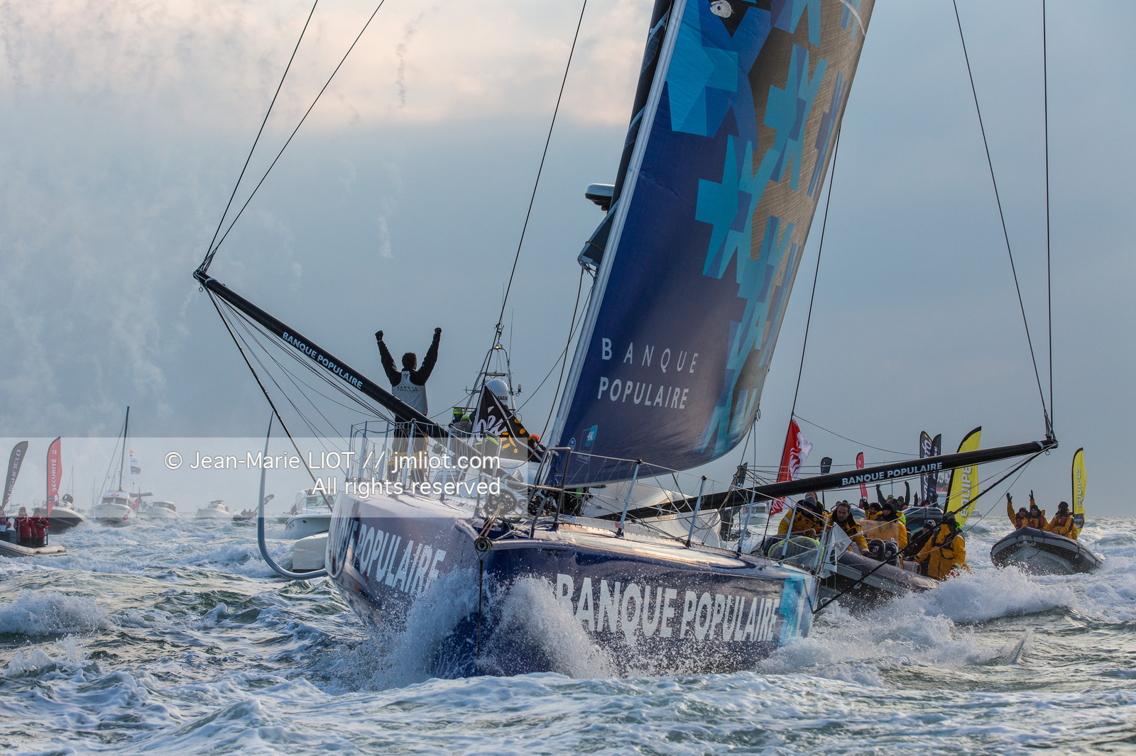 Les Sables d'Olonne, le 19 janvier 2017 arrivée d'Armel Le Cléac'h (FR) skipper de l'imoca Banque Populaire arrive 1er du Vendee globe 2016-2017. Photo © Jean-Marie Liot   DPPI