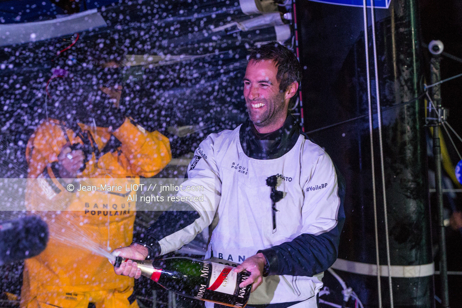 Les Sables d'Olonne, le 19 janvier 2017 arrivée d'Armel Le Cléac'h (FR) skipper de l'imoca Banque Populaire arrive 1er du Vendee globe 2016-2017. Photo © Jean-Marie Liot   DPPI